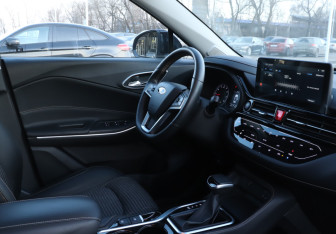 Подержанный автомобиль Москвич 3 2024 года (12 фото)