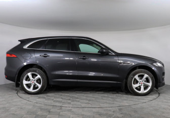 Подержанный автомобиль Jaguar F-Pace 2020 года (4 фото)