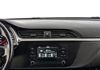 Подержанный автомобиль Kia Rio Hatchback 2021 года (16 фото)