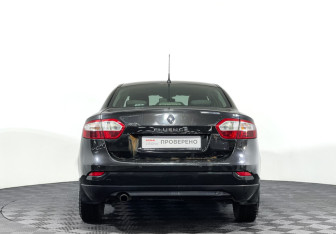 Подержанный автомобиль Renault Fluence 2012 года (6 фото)