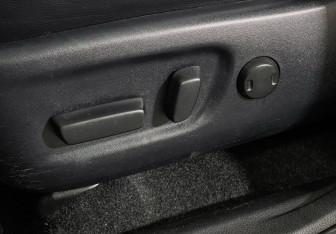 Подержанный автомобиль Toyota RAV4 2018 года (14 фото)