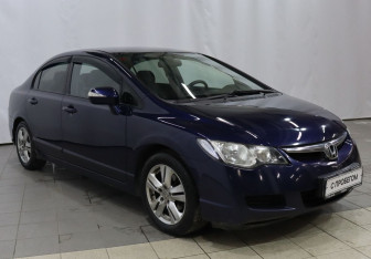 Подержанный автомобиль Honda Civic Sedan 2007 года (3 фото)