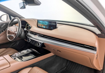 Подержанный автомобиль Genesis G80 2021 года (11 фото)