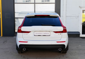 Подержанный автомобиль Volvo XC60 2020 года (6 фото)