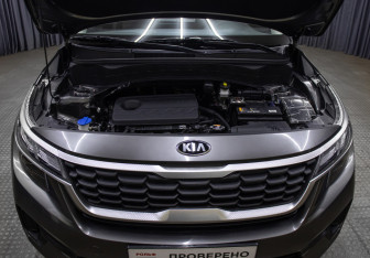 Подержанный автомобиль Kia Seltos 2021 года (8 фото)