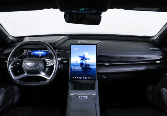 Подержанный автомобиль Geely Preface 2024 года (17 фото)