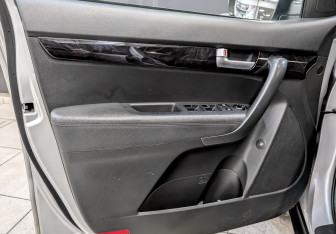 Подержанный автомобиль Kia Sorento 2018 года (19 фото)