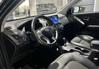Подержанный автомобиль Hyundai ix35 2012 года (7 фото)