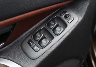 Подержанный автомобиль Volvo XC90 2014 года (17 фото)