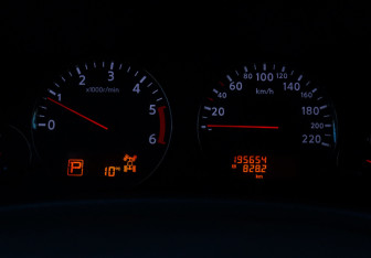 Подержанный автомобиль Nissan Pathfinder 2012 года (19 фото)