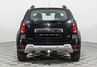Подержанный автомобиль Renault Duster 2015 года (6 фото)