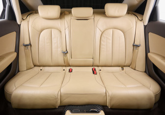 Подержанный автомобиль Audi A6 Sedan 2014 года (23 фото)
