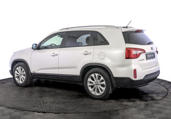 Подержанный автомобиль Kia Sorento 2019 года (7 фото)