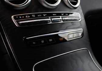 Подержанный автомобиль Mercedes-Benz GLC Coupe 2022 года (22 фото)