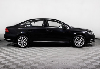 Подержанный автомобиль Volkswagen Passat Sedan 2012 года (4 фото)