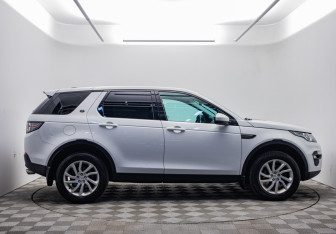 Подержанный автомобиль Land Rover Discovery Sport 2015 года (4 фото)