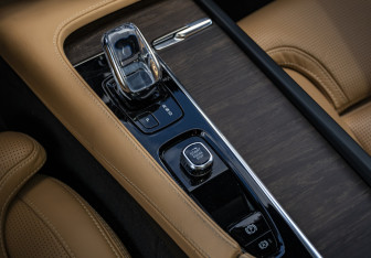 Подержанный автомобиль Volvo S90 2021 года (18 фото)