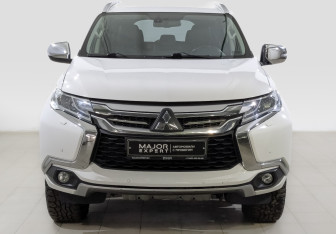 Подержанный автомобиль Mitsubishi Pajero Sport 2018 года (2 фото)