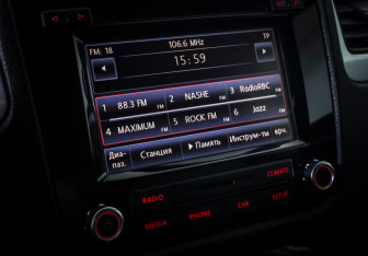 Подержанный автомобиль Volkswagen Touareg 2012 года (16 фото)