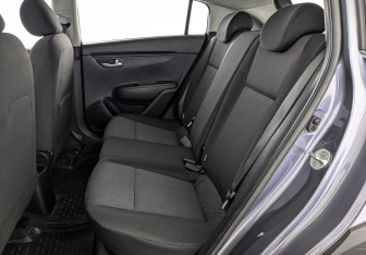 Подержанный автомобиль Kia Rio Hatchback 2021 года (17 фото)