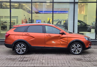 Подержанный автомобиль LADA (ВАЗ) Vesta Wagon 2018 года (4 фото)