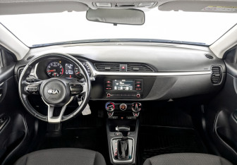 Подержанный автомобиль Kia Rio Hatchback 2021 года (14 фото)