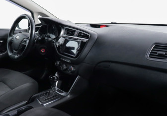 Подержанный автомобиль Kia Ceed Wagon 2016 года (7 фото)