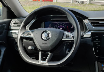 Подержанный автомобиль Skoda Superb Liftback 2025 года (14 фото)