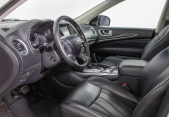 Подержанный автомобиль Infiniti JX 2013 года (10 фото)