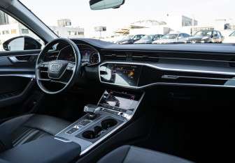 Подержанный автомобиль Audi A6 Sedan 2021 года (14 фото)