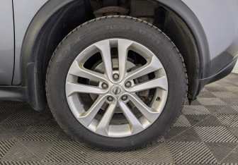 Подержанный автомобиль Nissan Juke 2014 года (12 фото)