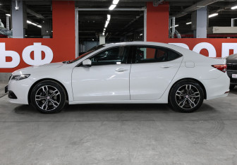 Подержанный автомобиль Acura TLX 2014 года (8 фото)