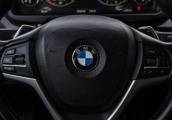 Подержанный автомобиль BMW X6 2016 года (11 фото)