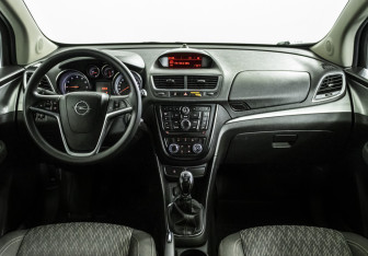 Подержанный автомобиль Opel Mokka 2014 года (15 фото)