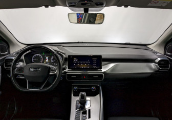 Подержанный автомобиль Geely Coolray 2022 года (22 фото)