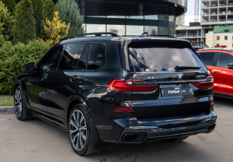 Подержанный автомобиль BMW X7 2019 года (5 фото)