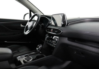 Подержанный автомобиль Hyundai Santa Fe 2019 года (5 фото)