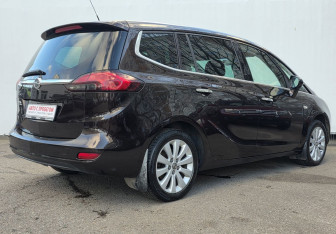 Подержанный автомобиль Opel Zafira Compactvan 2013 года (5 фото)
