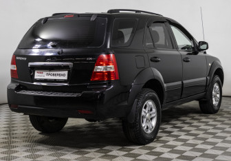 Подержанный автомобиль Kia Sorento 2007 года (5 фото)