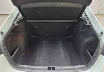 Подержанный автомобиль Skoda Rapid Liftback 2022 года (10 фото)