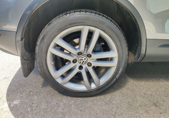 Подержанный автомобиль Volkswagen Touareg 2014 года (12 фото)