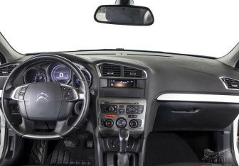 Подержанный автомобиль Citroen C4 Sedan 2017 года (7 фото)