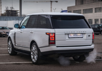 Подержанный автомобиль Land Rover Range Rover 2013 года (8 фото)