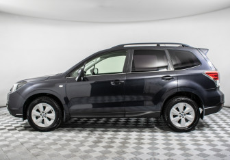 Подержанный автомобиль Subaru Forester Suv 2017 года (8 фото)