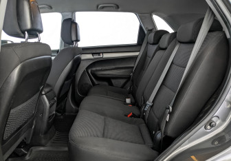 Подержанный автомобиль Kia Sorento 2014 года (18 фото)