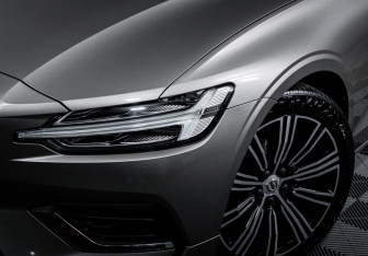 Подержанный автомобиль Volvo S60 2019 года (16 фото)