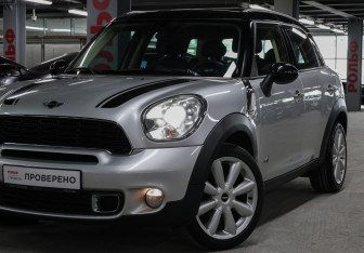 Подержанный автомобиль MINI Countryman 2013 года (21 фото)