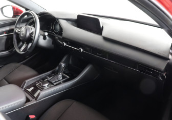 Подержанный автомобиль Mazda 3 Hatchback 2019 года (10 фото)