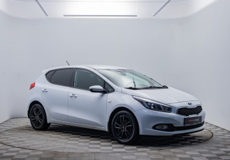 Подержанный автомобиль Kia Ceed Hatchback 2014 года (3 фото)