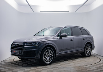 Подержанный автомобиль Audi Q7 2018 года (1 фото)
